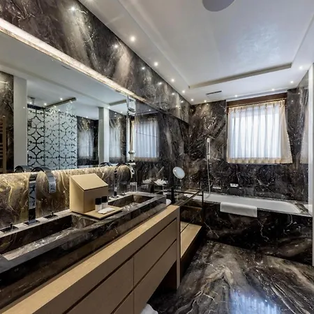 Ski In Ski Out Luxury Chalet